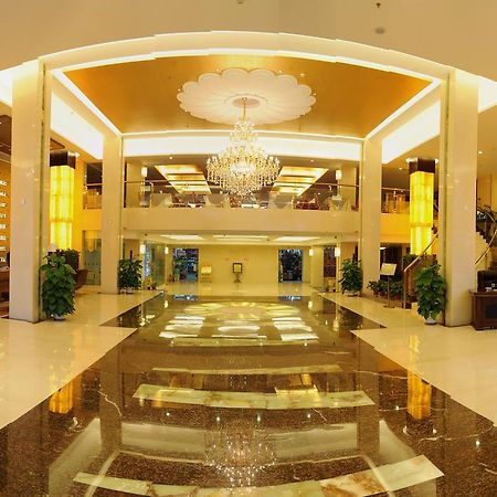 Golden Dragonball Hotel Guilin Bagian luar foto