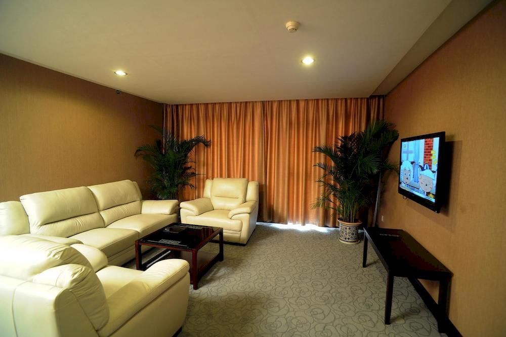 Golden Dragonball Hotel Guilin Bagian luar foto