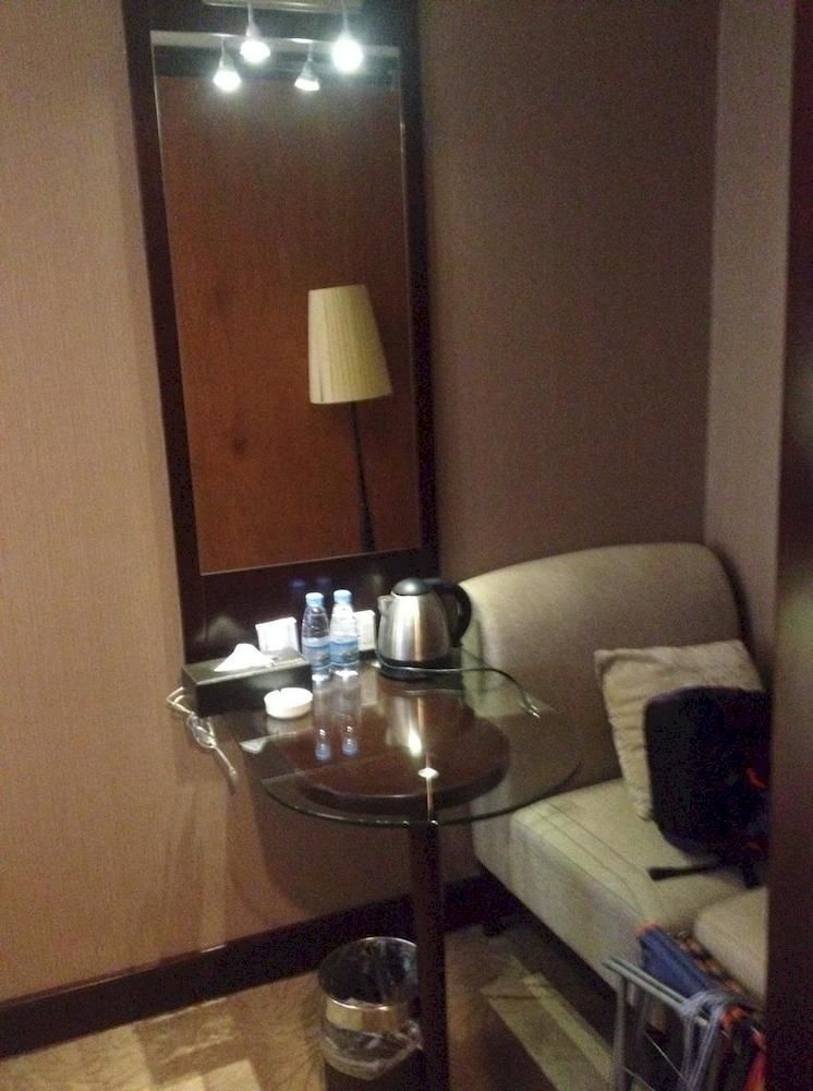 Golden Dragonball Hotel Guilin Bagian luar foto