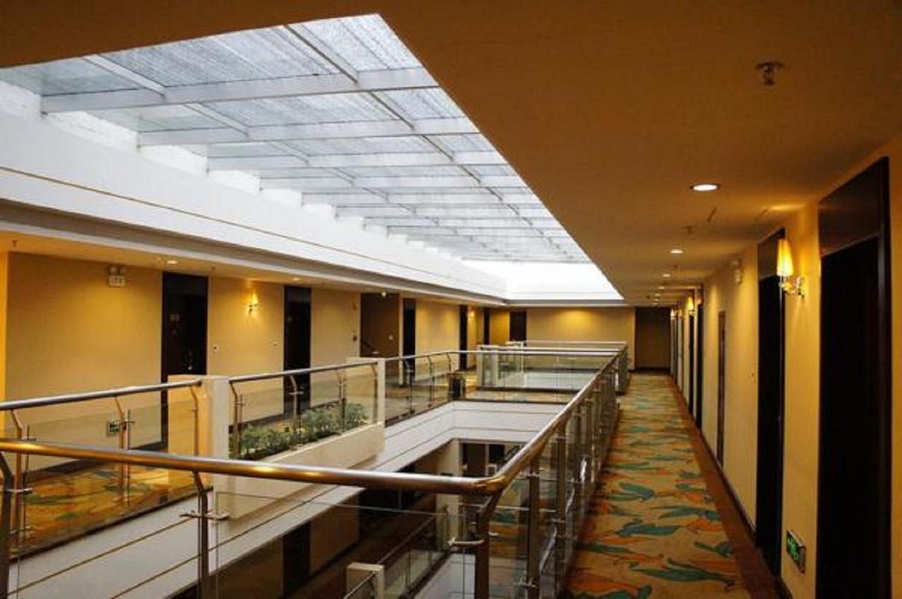 Golden Dragonball Hotel Guilin Bagian luar foto