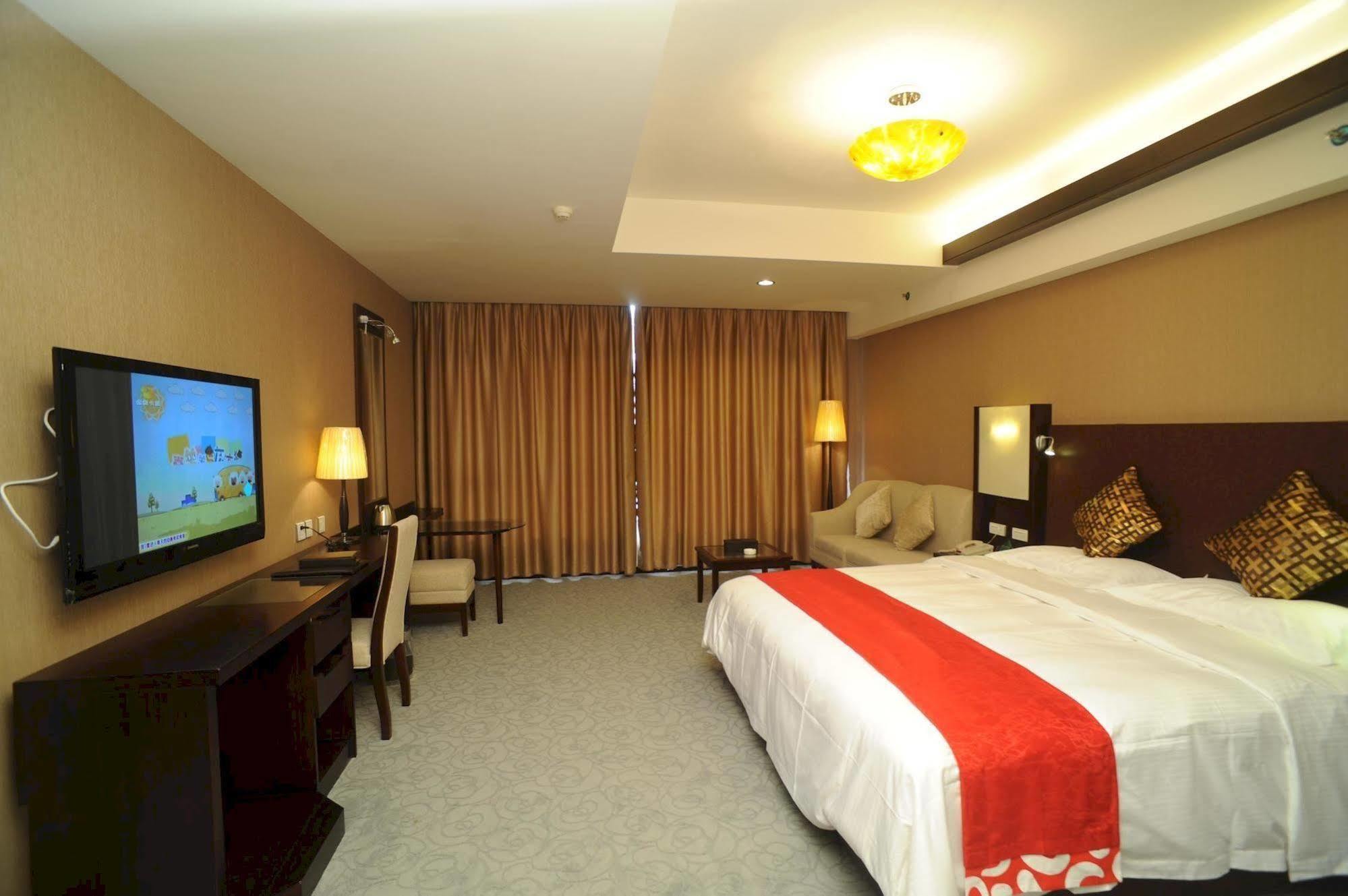 Golden Dragonball Hotel Guilin Bagian luar foto