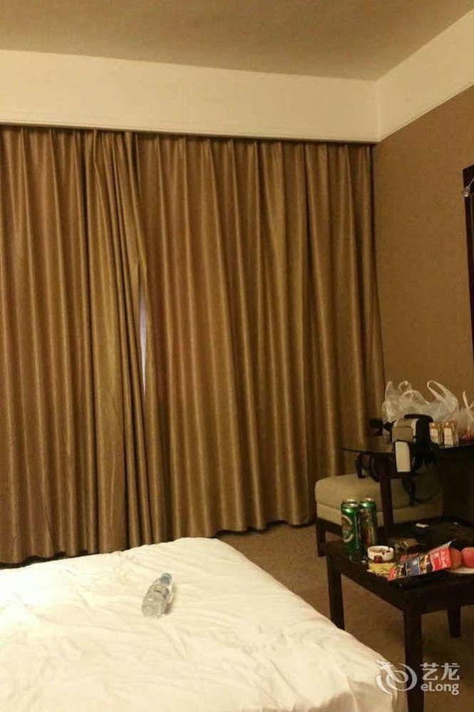Golden Dragonball Hotel Guilin Bagian luar foto