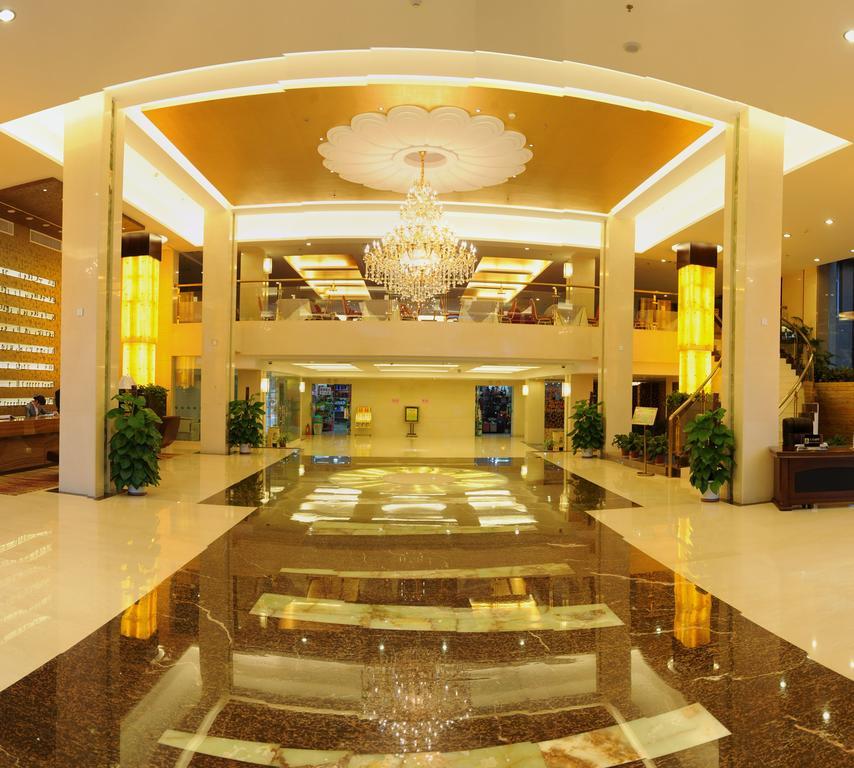 Golden Dragonball Hotel Guilin Bagian luar foto